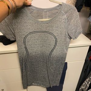 Lululemon t shirt